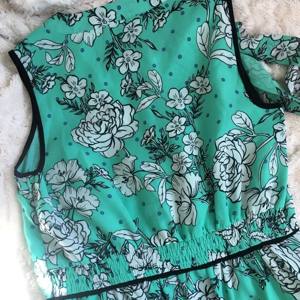 Dress - Picture 2 of 4